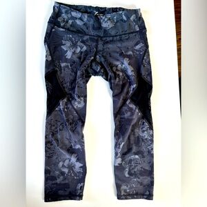 Capri length Go-Dry leggings